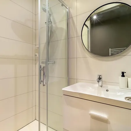 Διαμέρισμα Standing 4 Et 4 Salles De Bains Face Marche De Wazemmes *