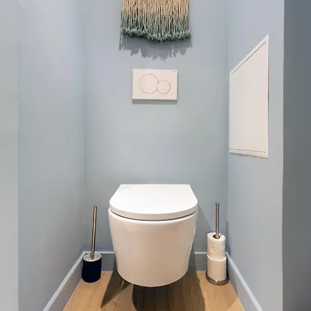 Standing 4 Et 4 Salles De Bains Face Marche De Wazemmes Λιλ