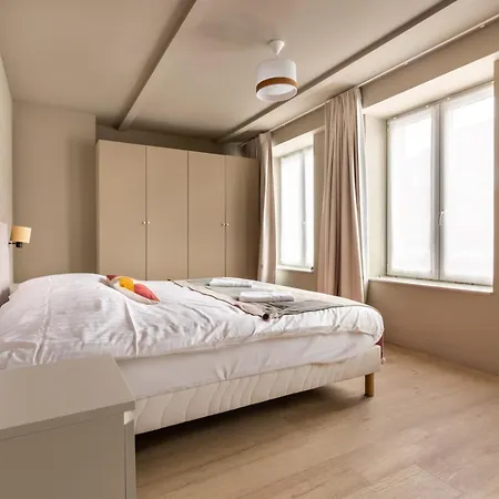 Lägenhet Standing 4 Et 4 Salles De Bains Face Marche De Wazemmes Lille